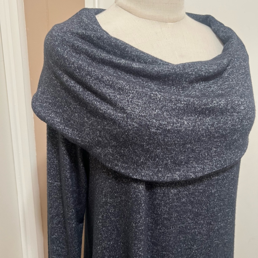 B Collection by Bobeau Women Gray Long Sleeve Tunic Top M Cowl Neck Soft